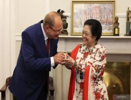 Awali Lawatan ke Rusia dan Uzbekistan, Megawati Kunjungi Kampus St Petersburg State University 